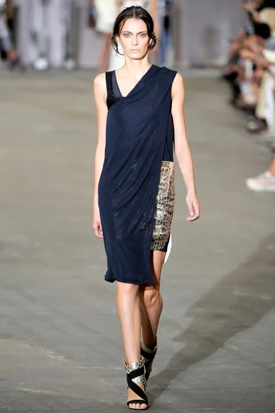 Look 25